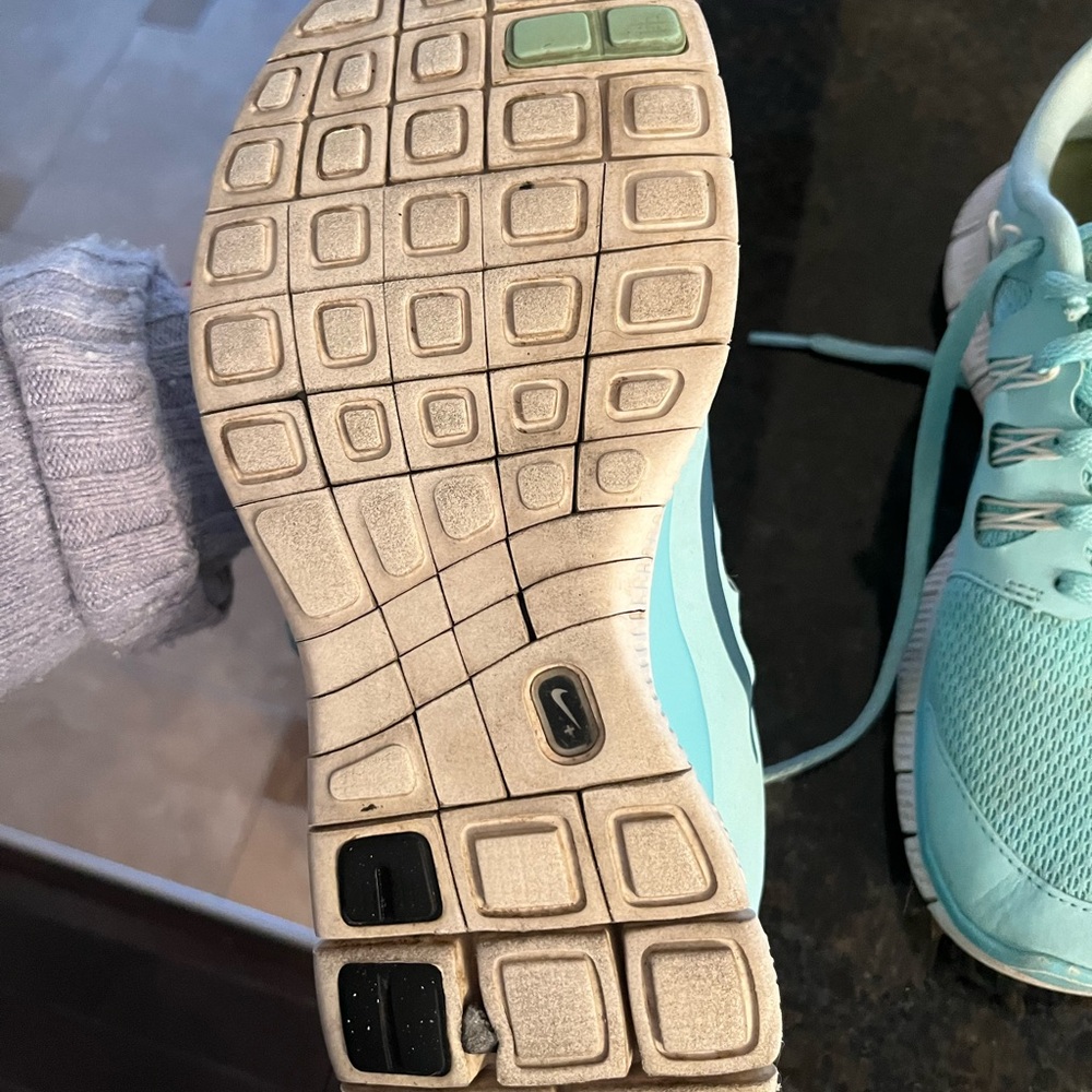 Nike Women's Athletic Shoes - Light Teal and White - Picture 4 of 4